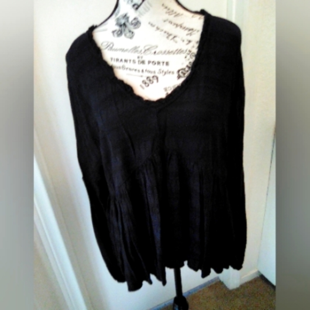 Bohemian flowy black top